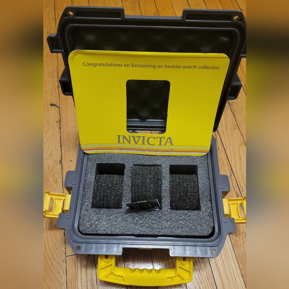 Invicta Gray and Yellow 3 Watch Case - Picture 5 of 5